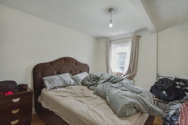 2B Truro Road, Wood Green, London N22 8EL 1