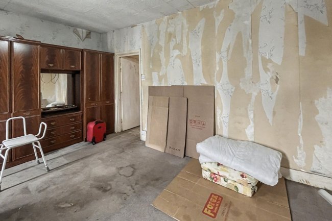 1 Cromwell Street, Hounslow TW3 3LQ 4