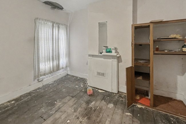 1 Cromwell Street, Hounslow TW3 3LQ 4