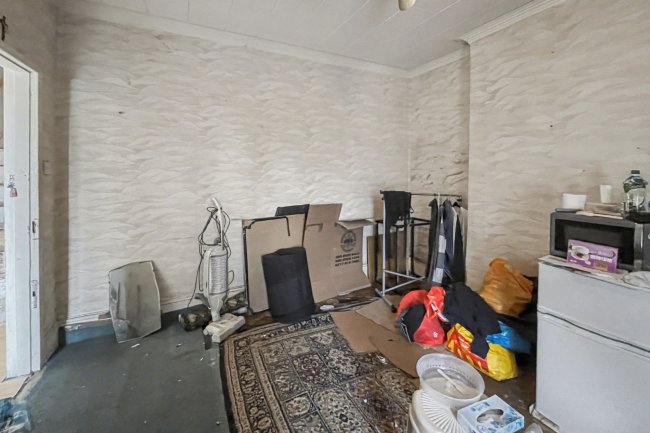 1 Cromwell Street, Hounslow TW3 3LQ 4