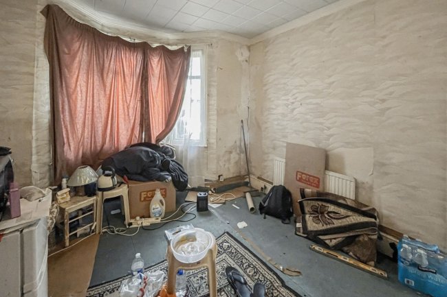 1 Cromwell Street, Hounslow TW3 3LQ 4