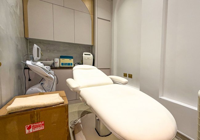 10a Rochester Row, Victoria, London, SW1P 1BT 2