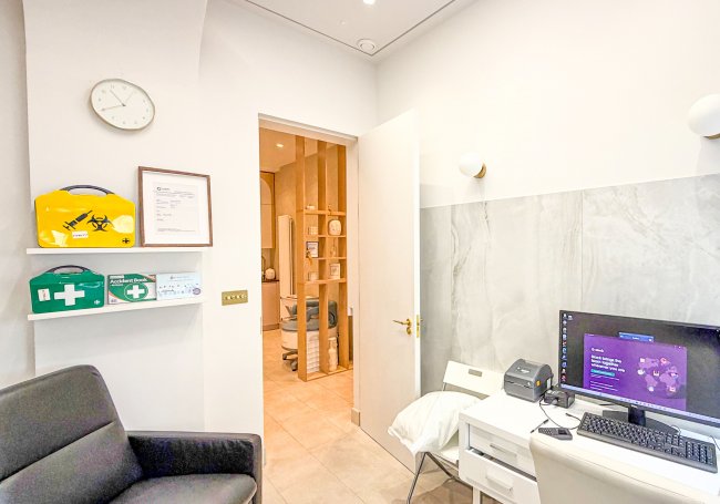 10a Rochester Row, Victoria, London, SW1P 1BT 2