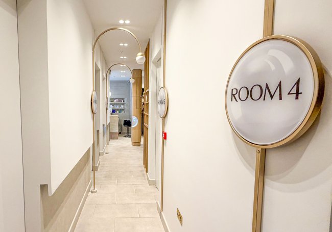 10a Rochester Row, Victoria, London, SW1P 1BT 2