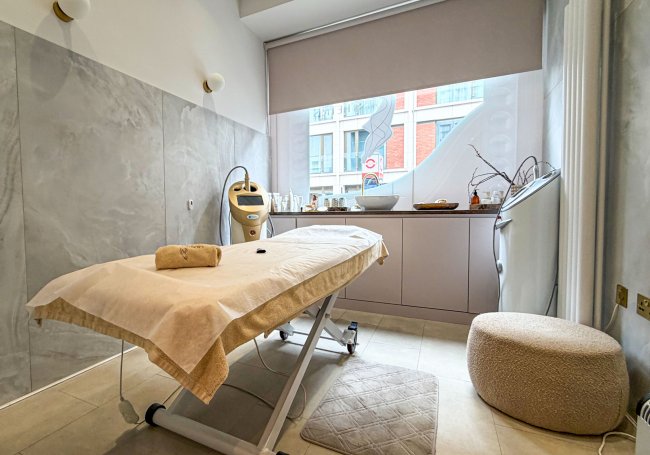 10a Rochester Row, Victoria, London, SW1P 1BT 2