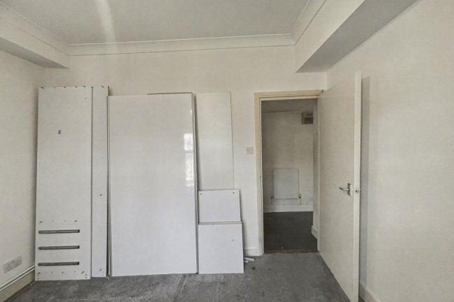 16D Cambridge Gardens, London W10 5UB 10