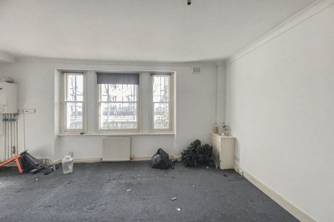 16D Cambridge Gardens, London W10 5UB 10