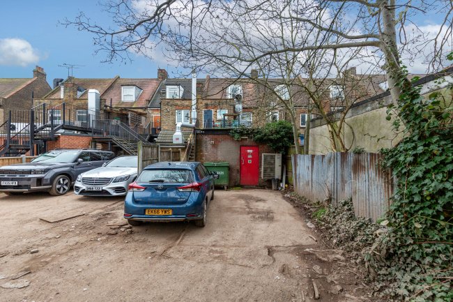 185 St. Marys Lane, Upminster RM14 3BU 1