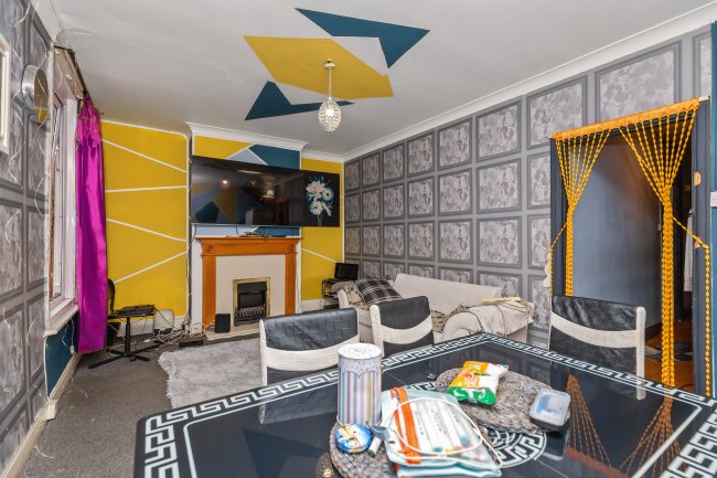 185 St. Marys Lane, Upminster RM14 3BU 1