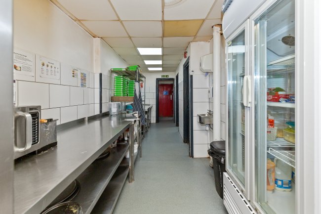 185 St. Marys Lane, Upminster RM14 3BU 1