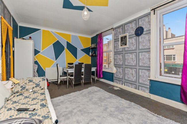 185 St. Marys Lane, Upminster RM14 3BU 1