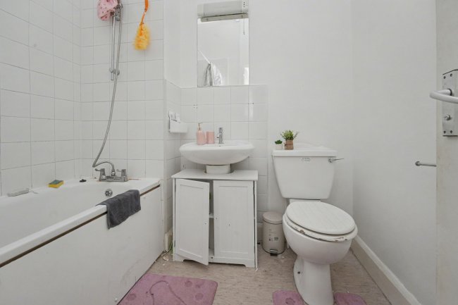 Flat B, 14 Aldrington Road, Streatham, London SW16 1TH 5