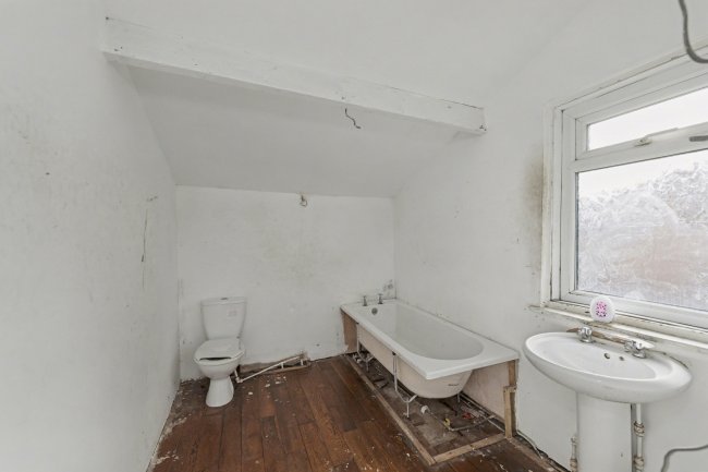 103 Rawlinson Street, Barrow-in-Furness, Cumbria, LA14 2DT 3