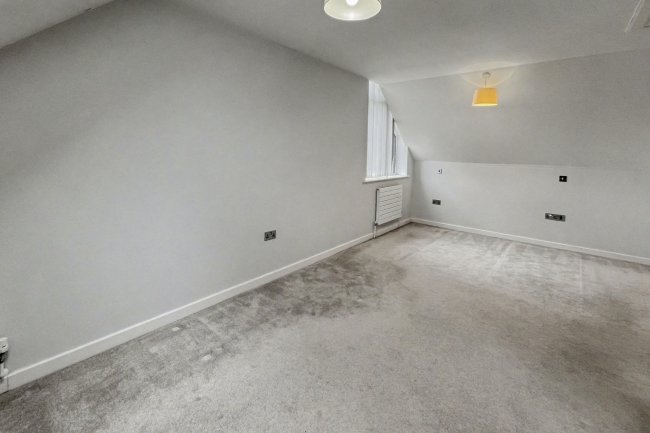 2E Stanhope Road, Croydon CR0 5NS 3