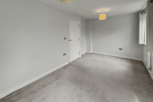 2E Stanhope Road, Croydon CR0 5NS 3