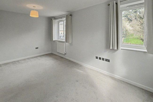 2E Stanhope Road, Croydon CR0 5NS 3