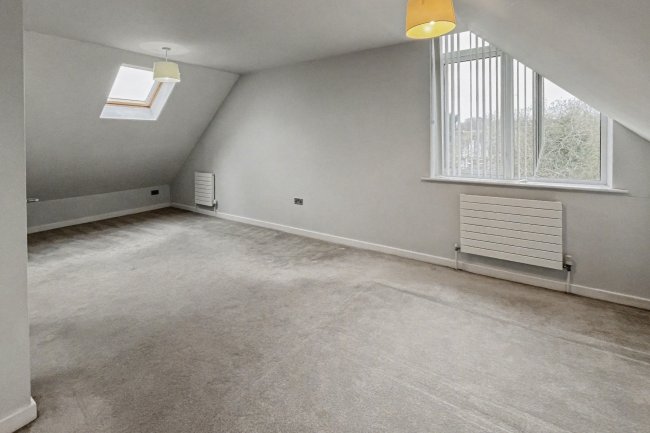 2E Stanhope Road, Croydon CR0 5NS 3