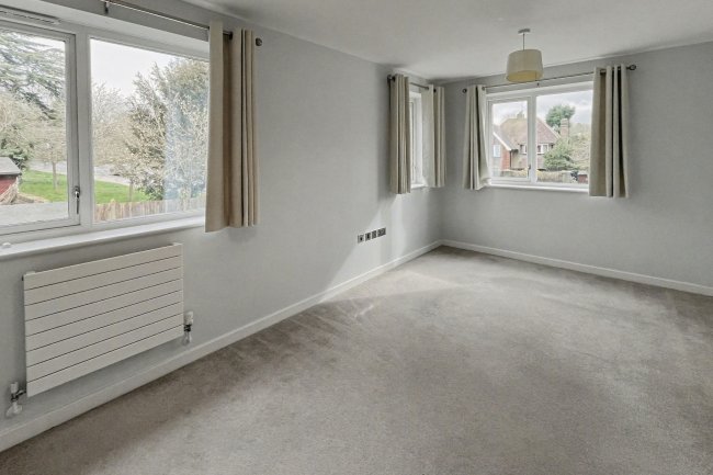 2E Stanhope Road, Croydon CR0 5NS 3