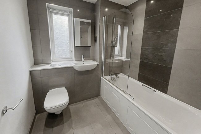 2E Stanhope Road, Croydon CR0 5NS 3