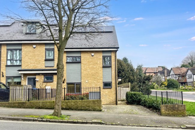 2E Stanhope Road, Croydon CR0 5NS 3