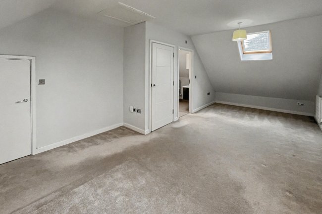 2E Stanhope Road, Croydon CR0 5NS 3