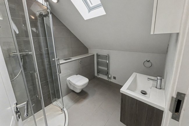 2E Stanhope Road, Croydon CR0 5NS 3