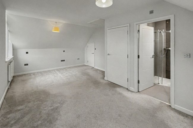 2E Stanhope Road, Croydon CR0 5NS 3