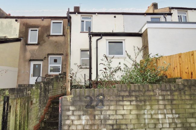 28 Clarendon Road, Lancaster, Lancashire, LA1 2DQ 3