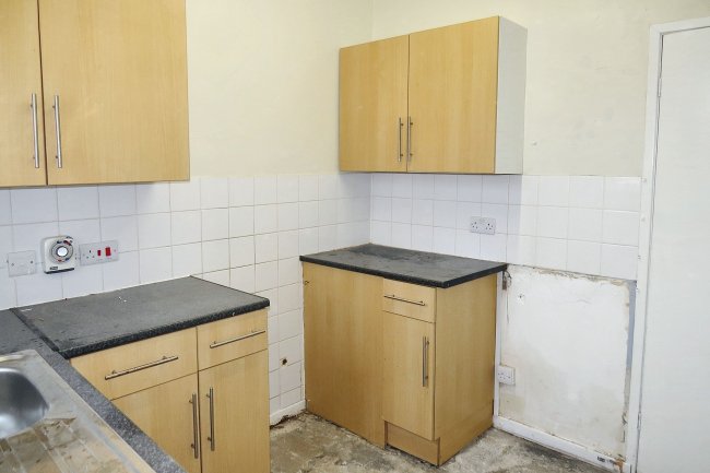 28 Clarendon Road, Lancaster, Lancashire, LA1 2DQ 3