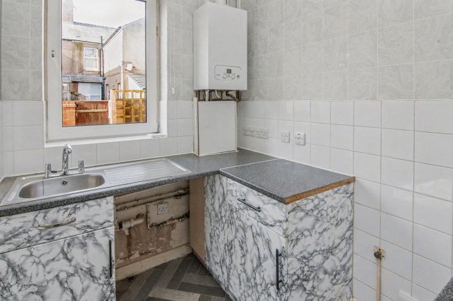 Flat 3, 2 Carshalton Road, Blackpool, Lancashire, FY1 2NR 6