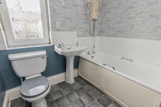 Flat 3, 2 Carshalton Road, Blackpool, Lancashire, FY1 2NR 6