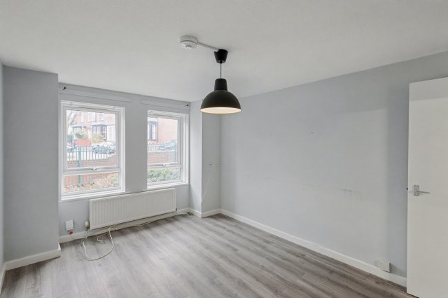 Flat 14 Hall Court, Sholebroke Avenue, Leeds, West Yorkshire, LS7 3HD 3