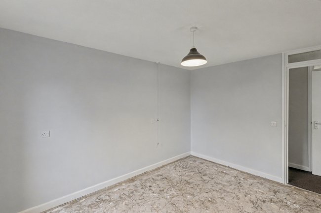 Flat 14 Hall Court, Sholebroke Avenue, Leeds, West Yorkshire, LS7 3HD 3