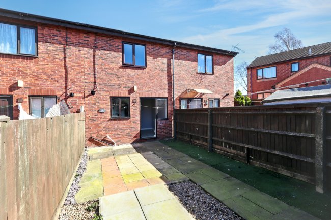 3 Epsom Road, Lincoln, Lincolnshire, LN6 0FJ 2