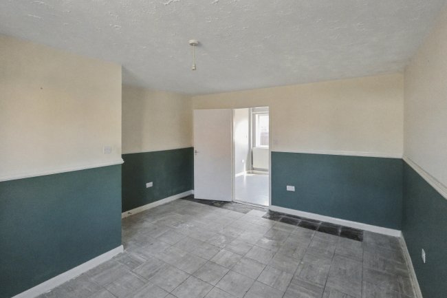 3 Epsom Road, Lincoln, Lincolnshire, LN6 0FJ 2