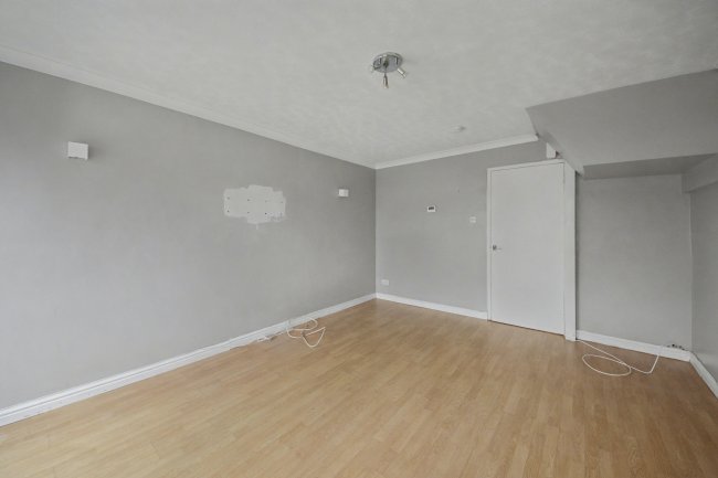 25 Symonds Green Road, Symonds Green, Stevenage, SG1 2HA 10