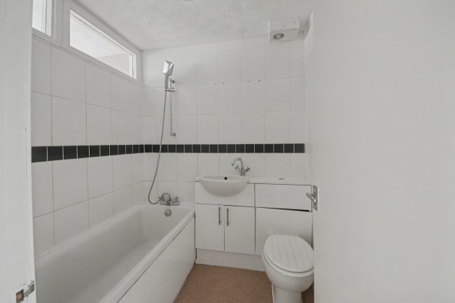 25 Symonds Green Road, Symonds Green, Stevenage, SG1 2HA 10