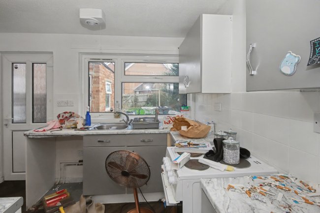 11 Royston Avenue, Spaldwick, Huntingdon, Cambridgeshire, PE28 0TH 6
