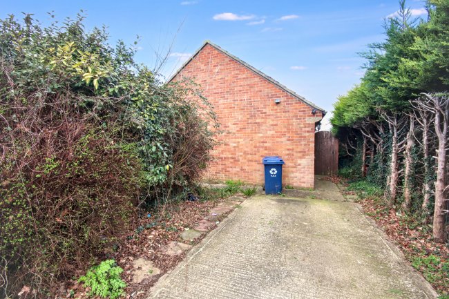 11 Royston Avenue, Spaldwick, Huntingdon, Cambridgeshire, PE28 0TH 6