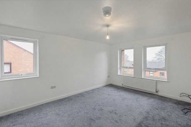 Flat 17, St Johns Court, Sholebrook Avenue, Leeds, LS7 3HD 2