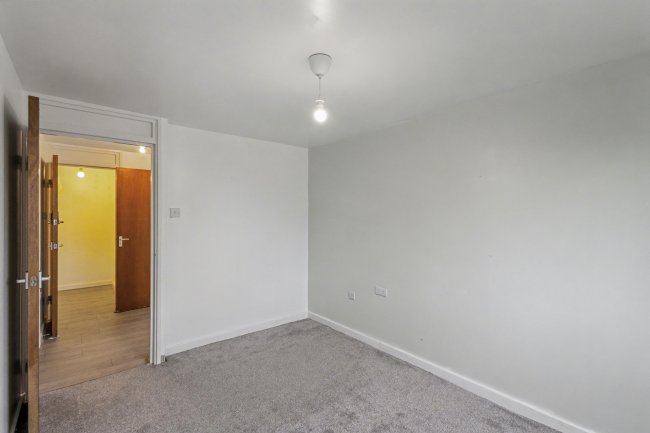 Flat 17, St Johns Court, Sholebrook Avenue, Leeds, LS7 3HD 2