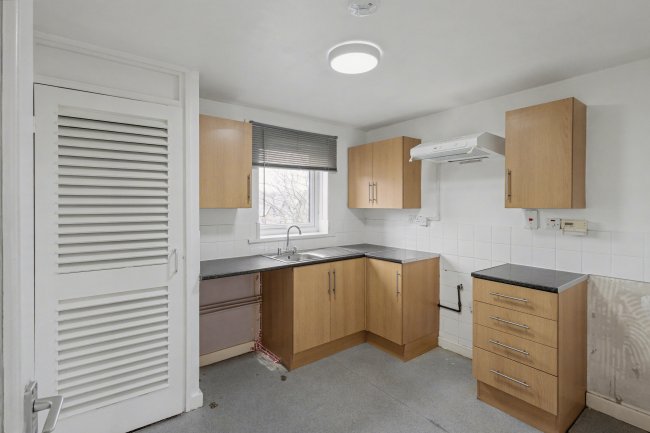 Flat 17, St Johns Court, Sholebrook Avenue, Leeds, LS7 3HD 2