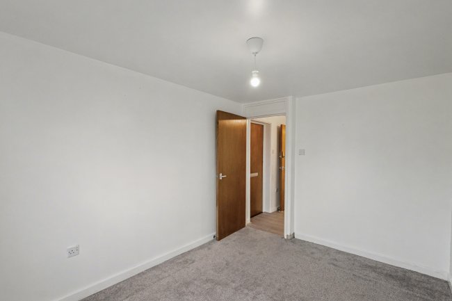 Flat 17, St Johns Court, Sholebrook Avenue, Leeds, LS7 3HD 2