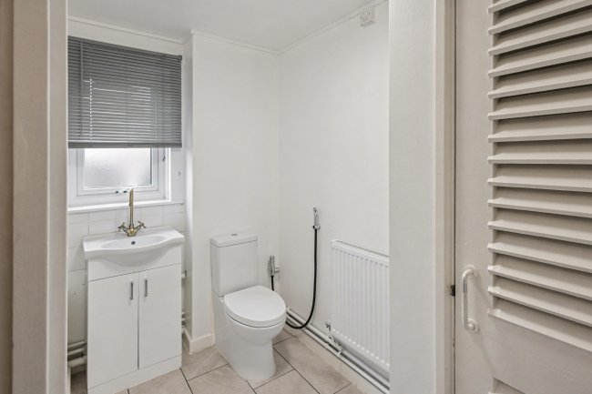 Flat 17, St Johns Court, Sholebrook Avenue, Leeds, LS7 3HD 2