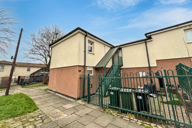 16 Woodstock Walk, Bradford, West Yorkshire, BD5 0TD 8