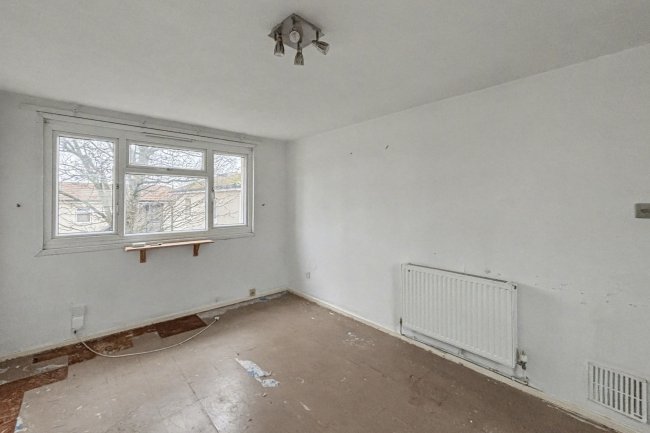 16 Woodstock Walk, Bradford, West Yorkshire, BD5 0TD 8