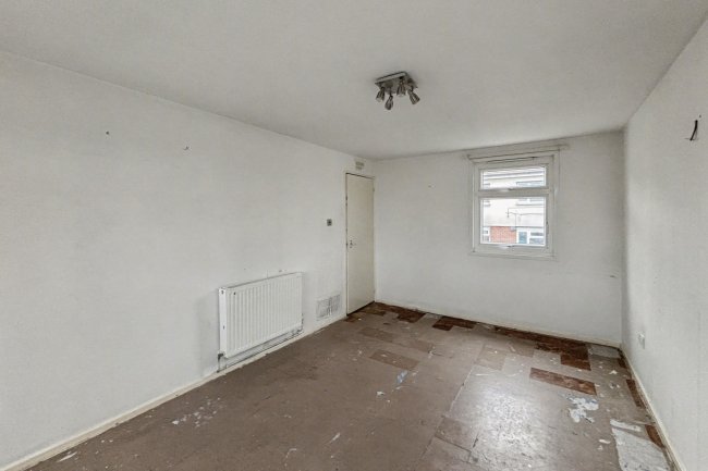 16 Woodstock Walk, Bradford, West Yorkshire, BD5 0TD 8