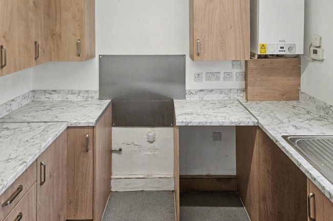 35 Marmion Avenue, Bradford, West Yorkshire, BD8 0PP 7