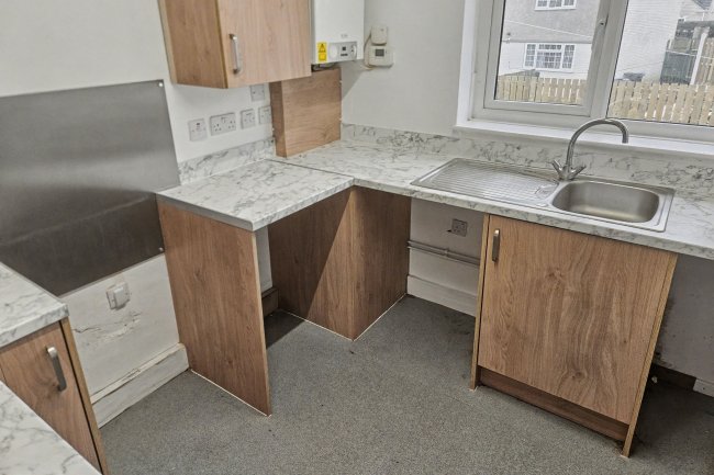 35 Marmion Avenue, Bradford, West Yorkshire, BD8 0PP 7