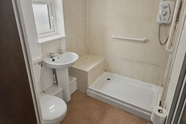 35 Marmion Avenue, Bradford, West Yorkshire, BD8 0PP 7